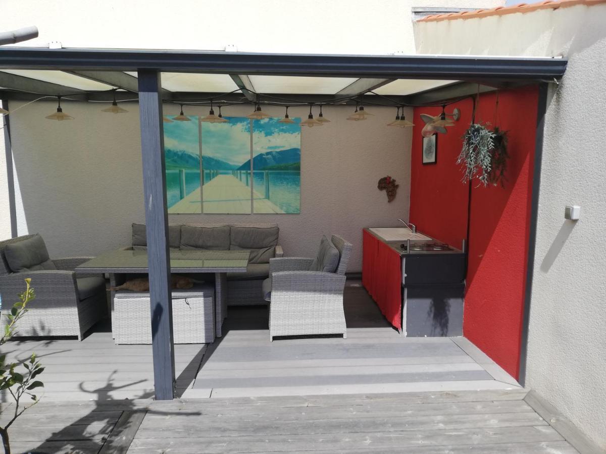 Studio Independant Chez L'Habitant Avec Piscine Et Cuisine Exterieures La Rochelle  Kültér fotó
